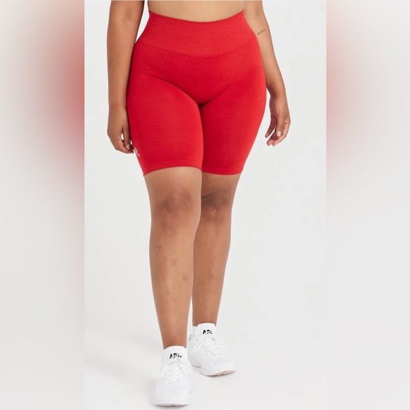 Oner Active
EFFORTLESS SEAMLESS CYCLING SHORTS - Picture 2 of 4